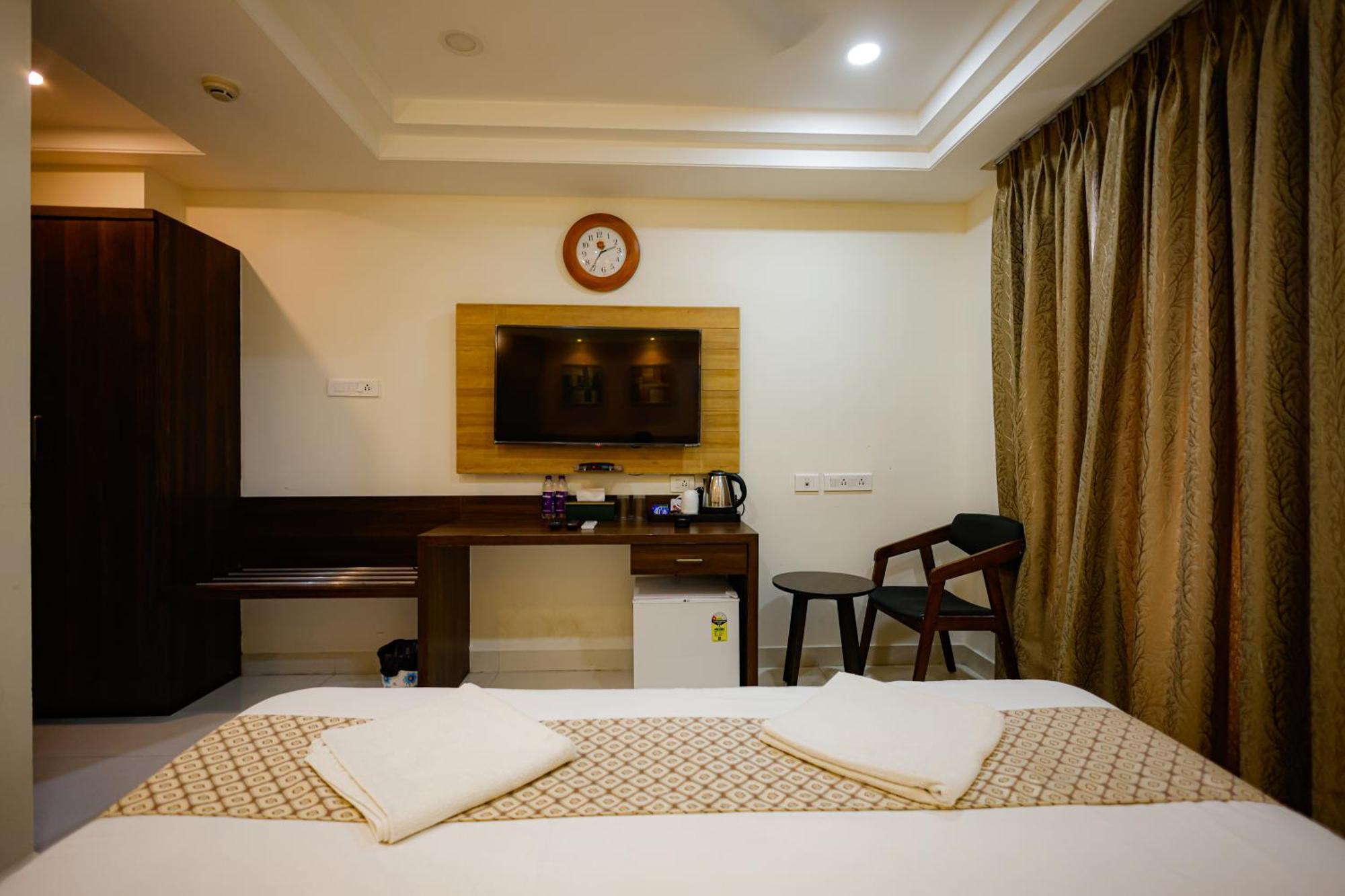 M Square Hotel Hyderabad Exteriör bild