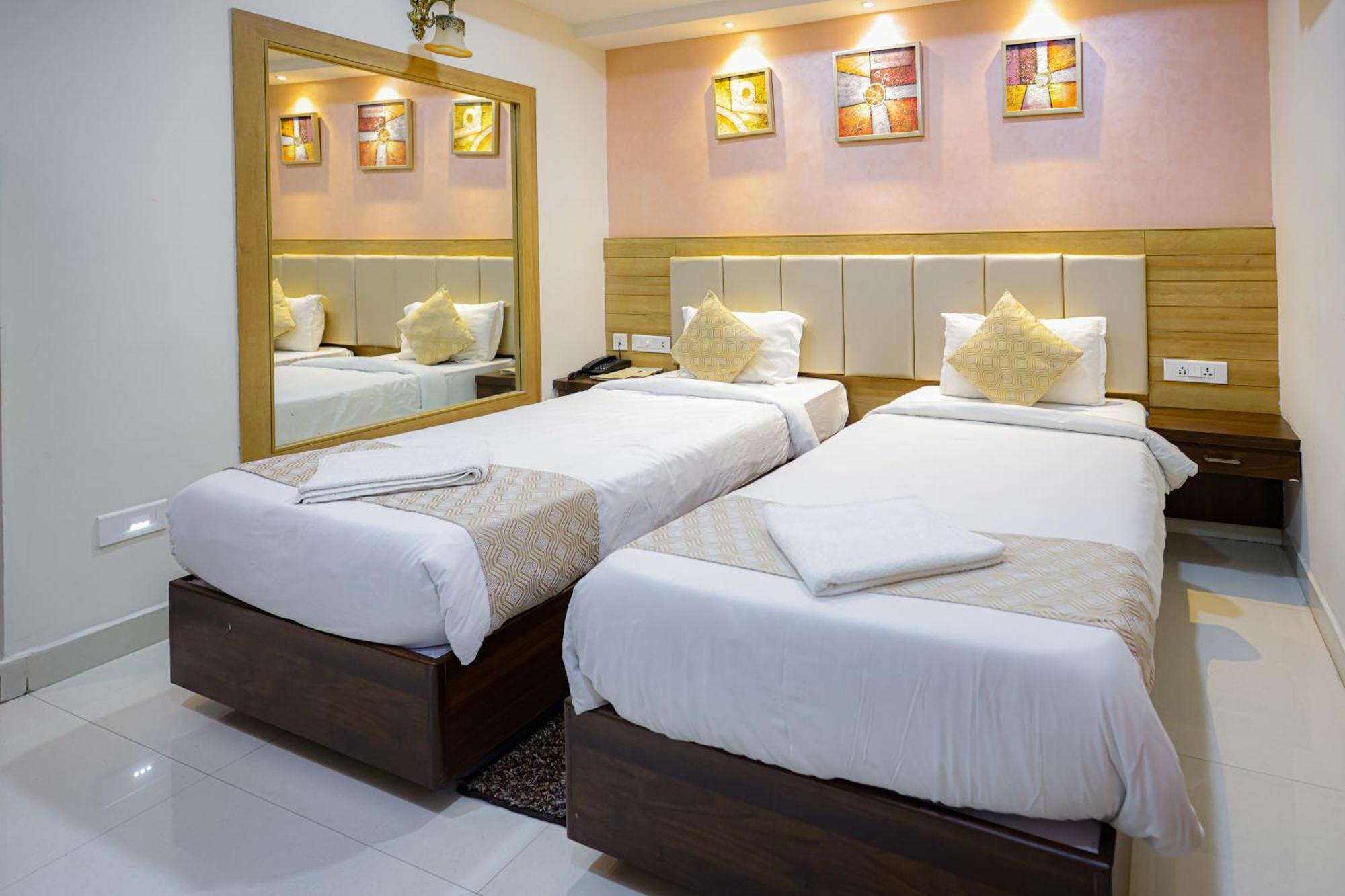 M Square Hotel Hyderabad Exteriör bild