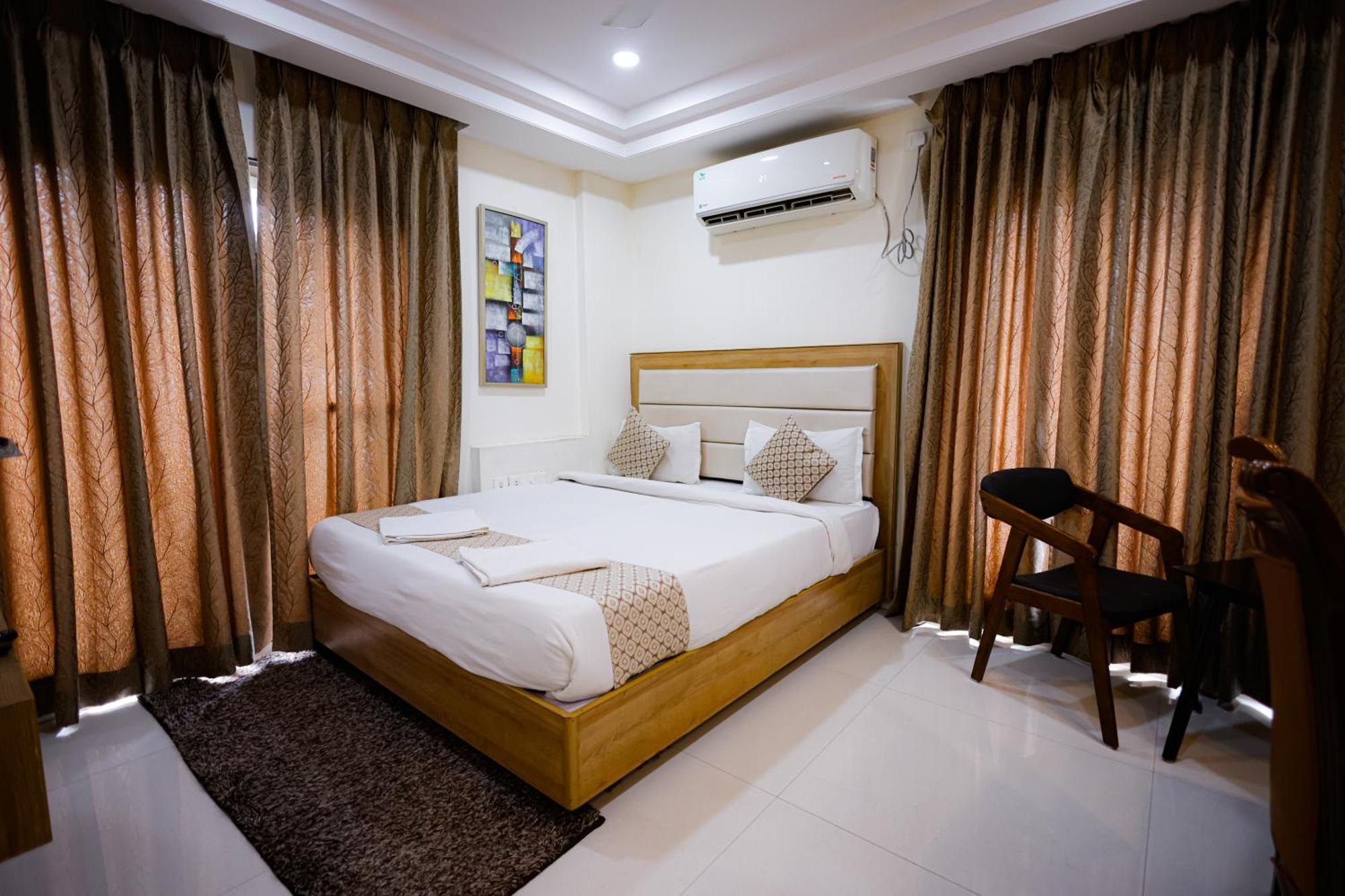 M Square Hotel Hyderabad Exteriör bild